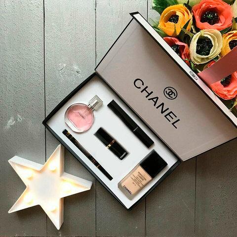 Подарочный набор декоративной косметики «Chanel» (5 в 1 {тон, парфюм, тушь, помада, карандаш-подводка}) - фото 1 - id-p68168836