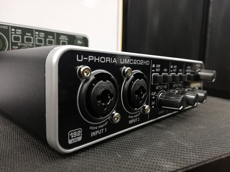 Звуковая карта behringer umc202hd