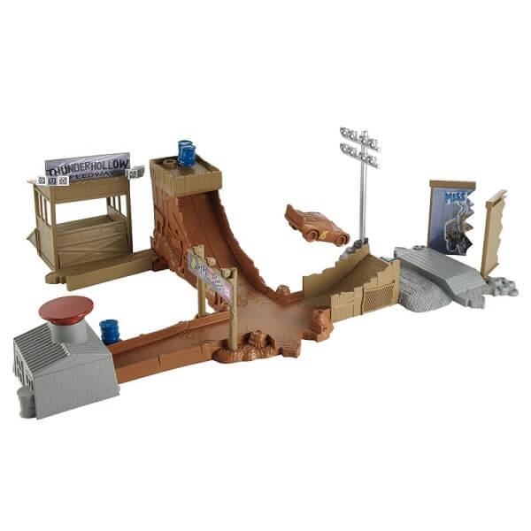 Mattel Cars  Легендарные трассы