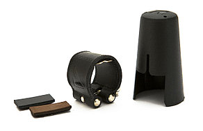 Кожаная лигатура и пластиковый колпачок для кларнета Bb, Vandoren LC21P