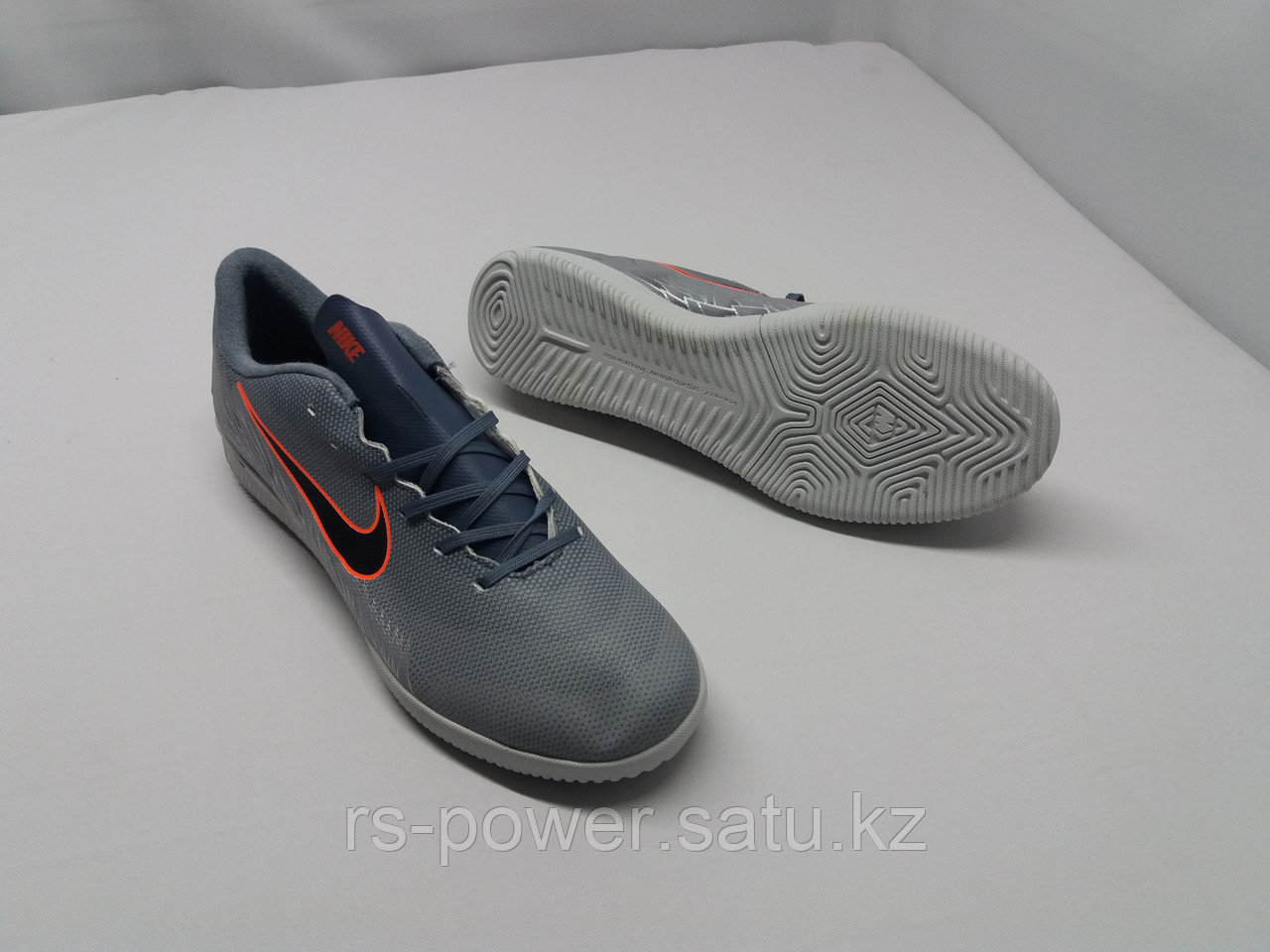 Зальники Nike