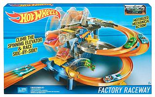 Hot Wheels моторизованный трек «Гонки на фабрике»