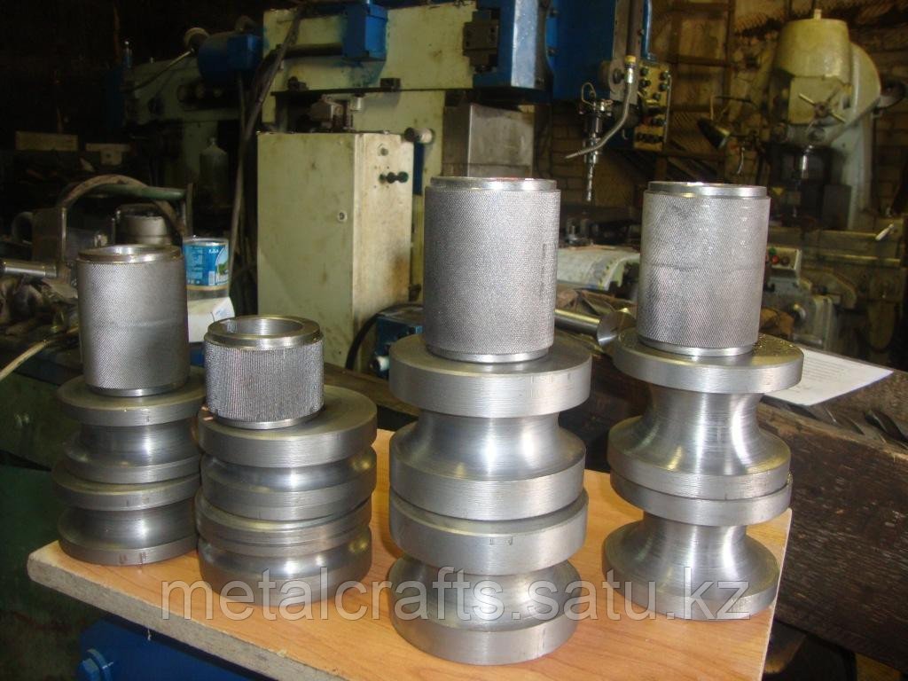 токарные изделияизметала. изготовление тройников на токарном станке. из металлической заготовки вытачивают. токарка по дереву. из металлической заготовки вытачивают.