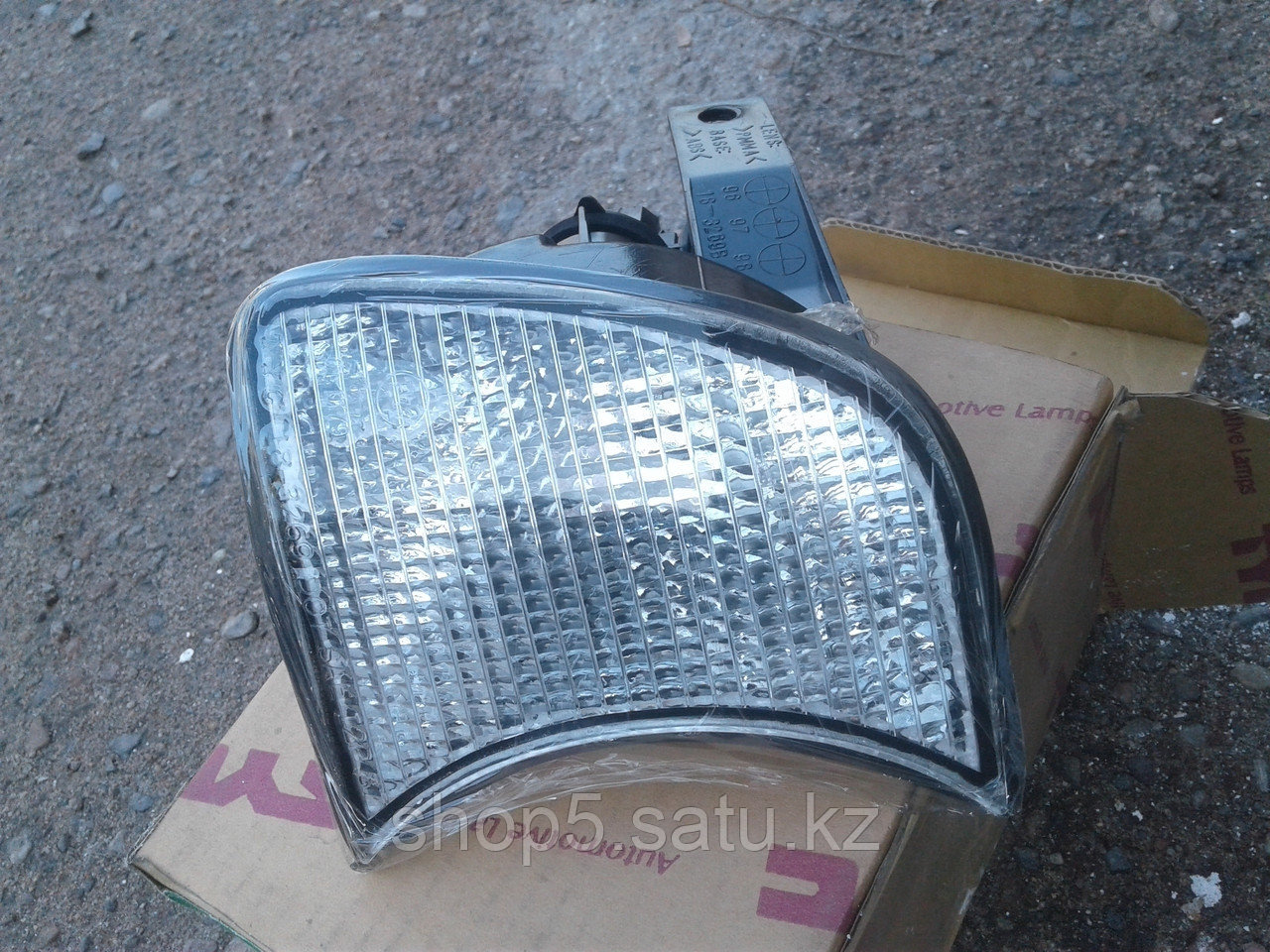BMW 5 Series (E-34) 88 г Поворотник правый белый (Coner lamp white w/socket mark rh) 88-94 гг TYC