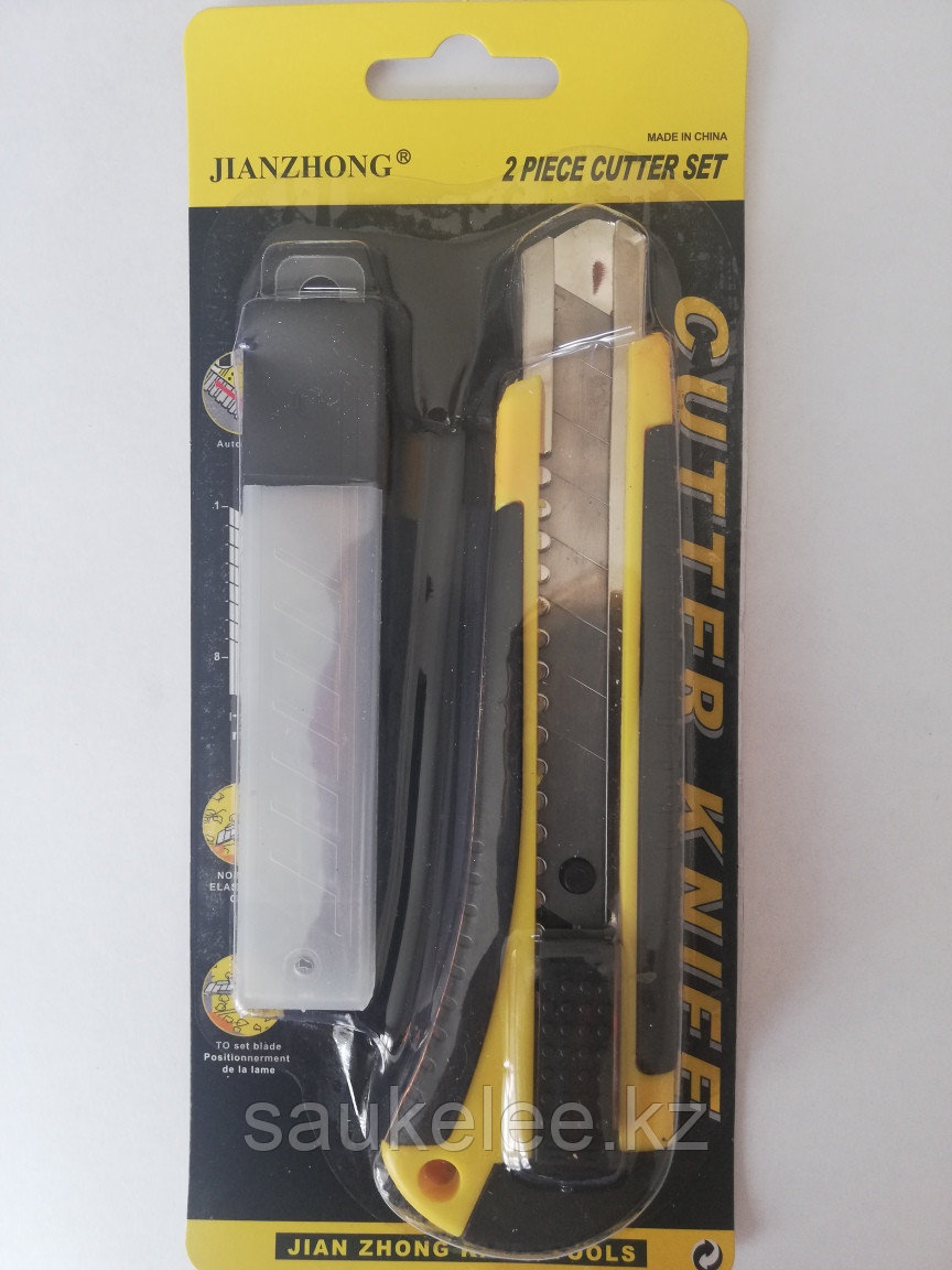 Нож канцелярский, с запаской cменных лезвий 18 мм - фото 1 - id-p68171926