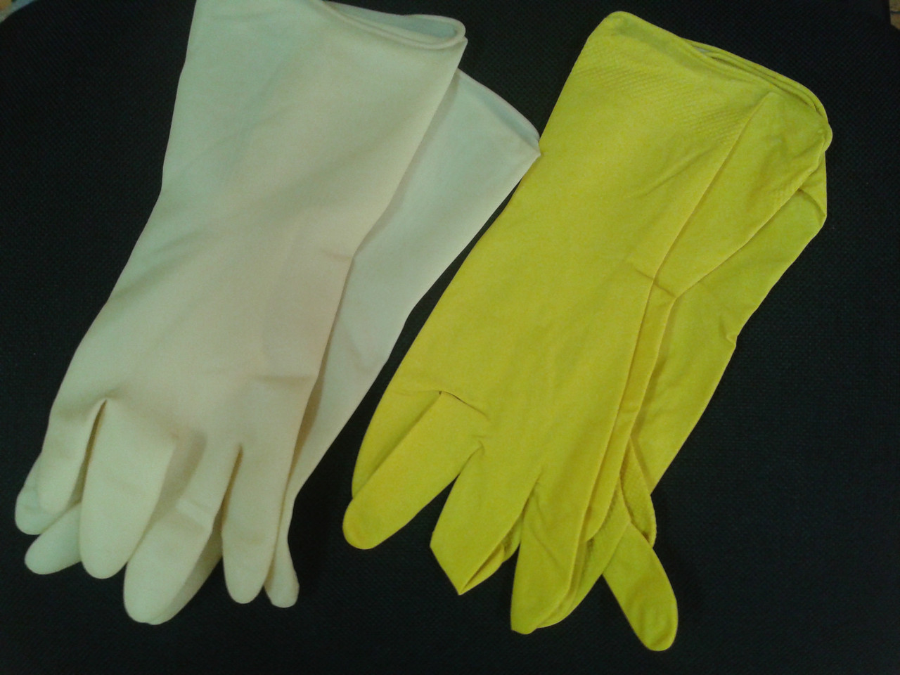 Перчатки резиновые желтые гелиевые