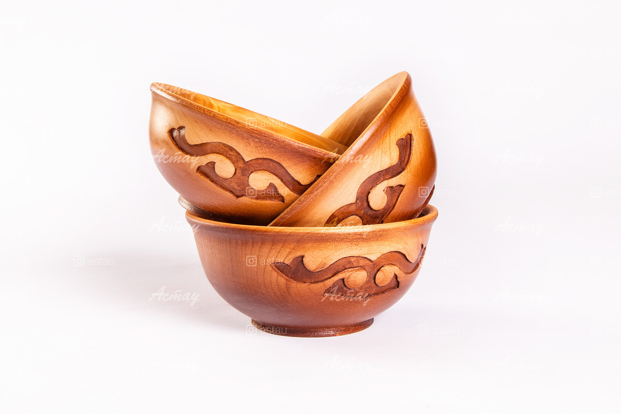 Ол мені бейнелерді көруге және оларды жалауға мәжбүр етті.