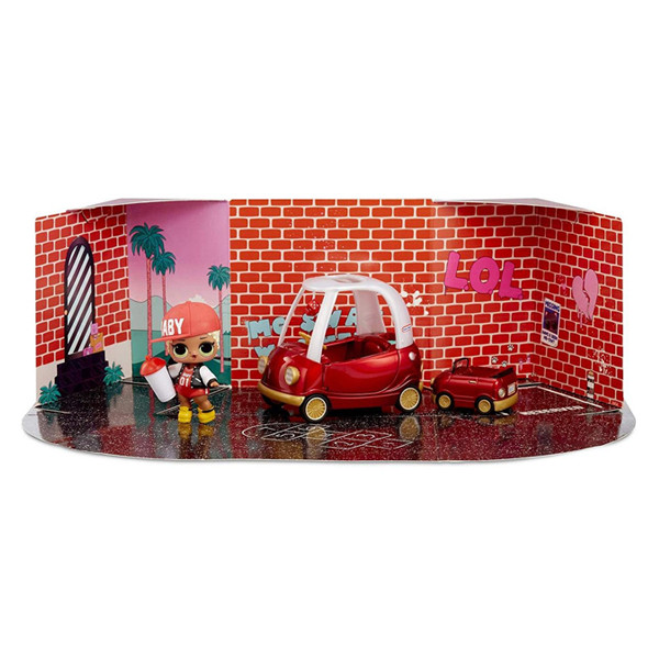 LOL Surprise Furniture Игровой набор ЛОЛ "Уютное купе" с эксклюзивной куклой MC Swag (10 сюрпризов)