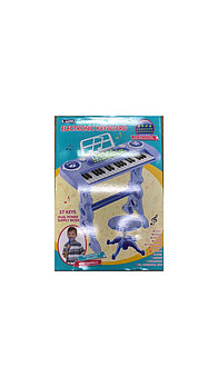 Пианино со стулом