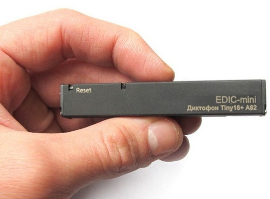 Диктофон "Edic-mini Tiny16+ A82" является одним из самых маленьких в своем классе