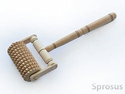 Деревянный массажный валик