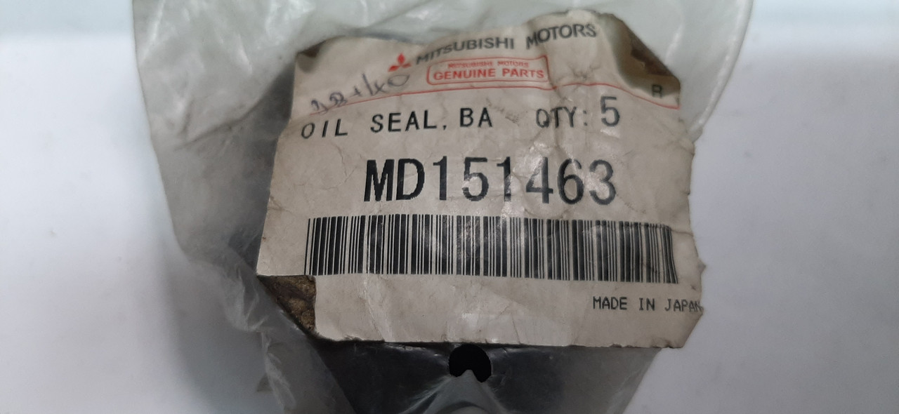 Сальник балансировочного вала MD151463