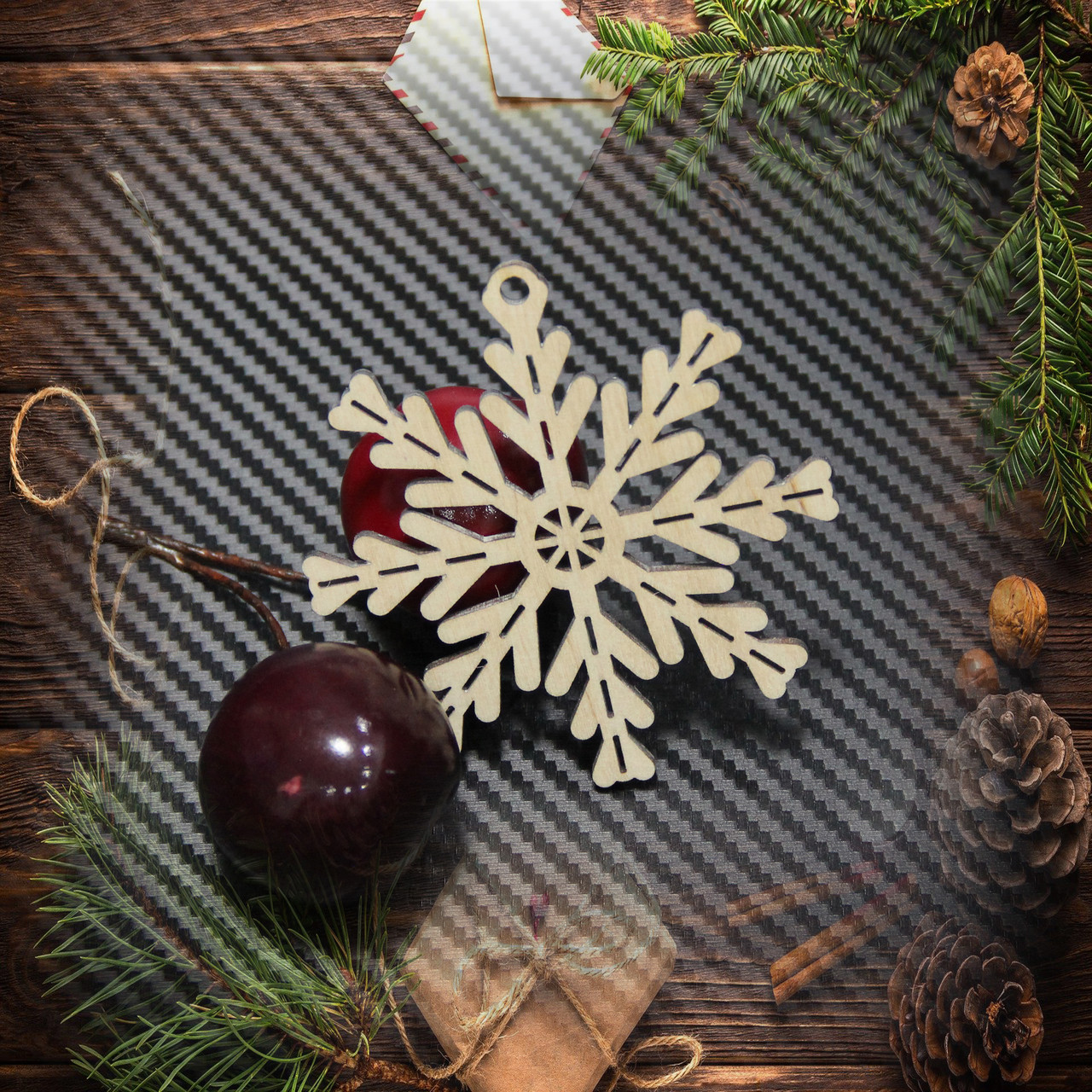 Деревянная елочная игрушка №18