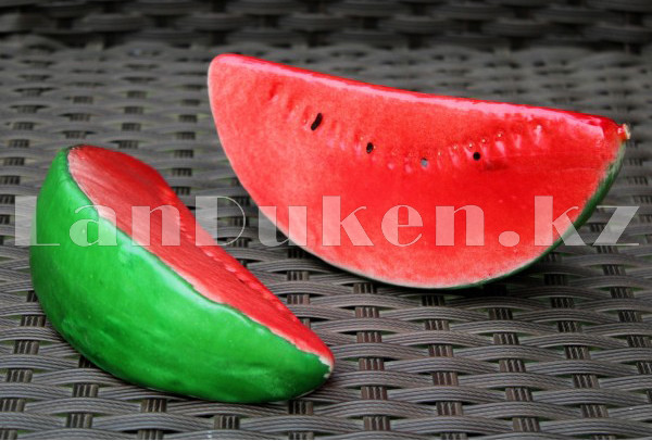 Искусственный фрукт Арбуз долька муляж декоративные фрукты ягоды (красно-зеленый) - фото 2 - id-p70429360