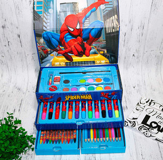 Порно бейнелер барлық бөлімдер Жігіттің асүйде өз қызын сиқыған секс видео