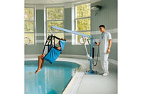 Электрический подъемник для использования в плавательных бассейнах LIFTPOOLE