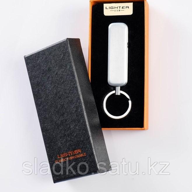 Зажигалка электронная USB в подарочной коробке на брелоке с фонариком хром 6х12 см - фото 4 - id-p70989214