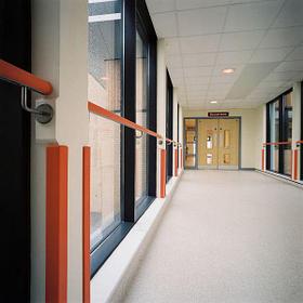 Стеновой поручень-отбойник для мед.учреждений