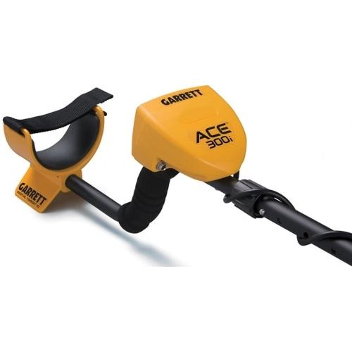 Грунтовый полупрофессиональный металлоискатель Garrett Ace 300i Rus