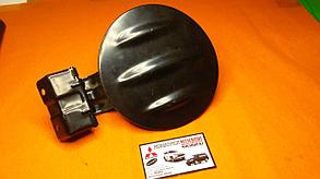 L200 Лючок бензобака крышка заливной горловины топливного бака 5940A031 Л200