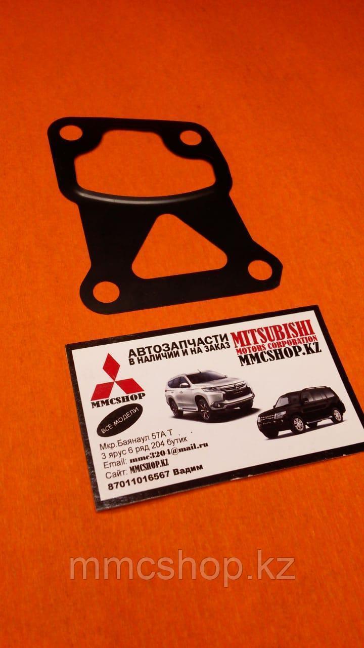 Монтеро спорт прокладка термостата на помпу MD308723 Mitsubishi Montero Sport запчасти - фото 1 - id-p71208153