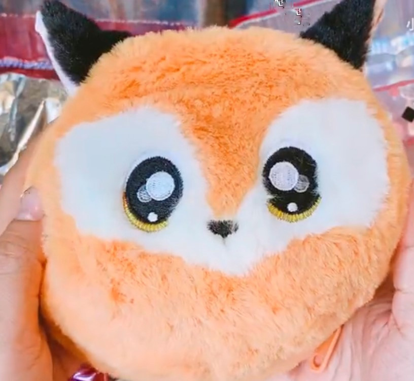 NA! Na! Na! Surprise - мягкие куклы с животным-помпоном-сумочкой Roxie Foxy (лиса) от MGA