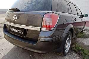 Накладка на задний бампер Opel Astra универсал 2006-2012