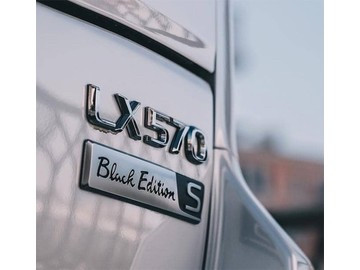 Шильдик Black Edition S на LX570 2016-21