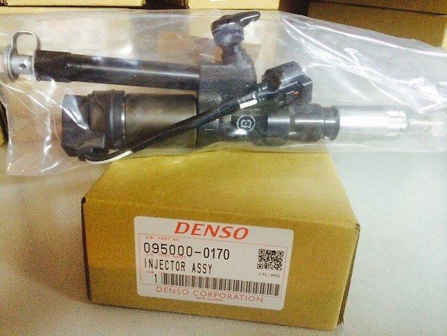 Форсунка DENSO 095000-0170 (23910-1033, 23910-1034) для двигателя J08C на HINO