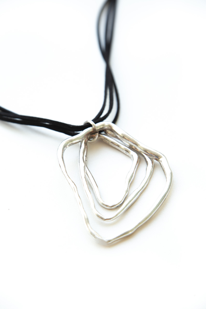 Массивные Колье из веревки и шнура Brosh Jewellery Тренд 2020г ( серебро)