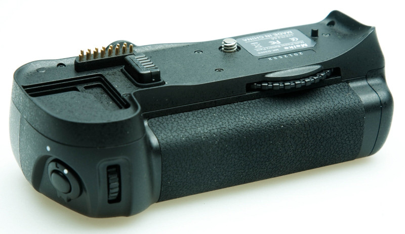 Батарейный блок Meike Nikon D300, D300S, D700 (Nikon MB-D10) - фото 1 - id-p71970703