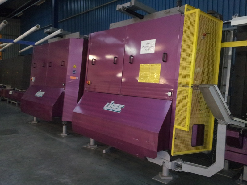 газа прессов. транспортная цепь для робота герметизации vfl lisec. газа прессов. газовая отрасль. пульт lisec пресс.