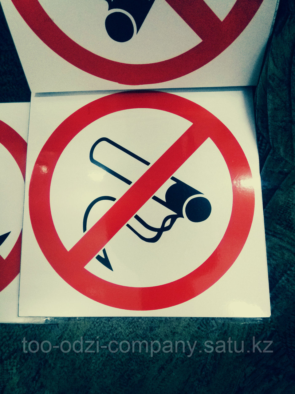 Табличка Не курить 300мм*300мм: продажа, цена . Знаки и .