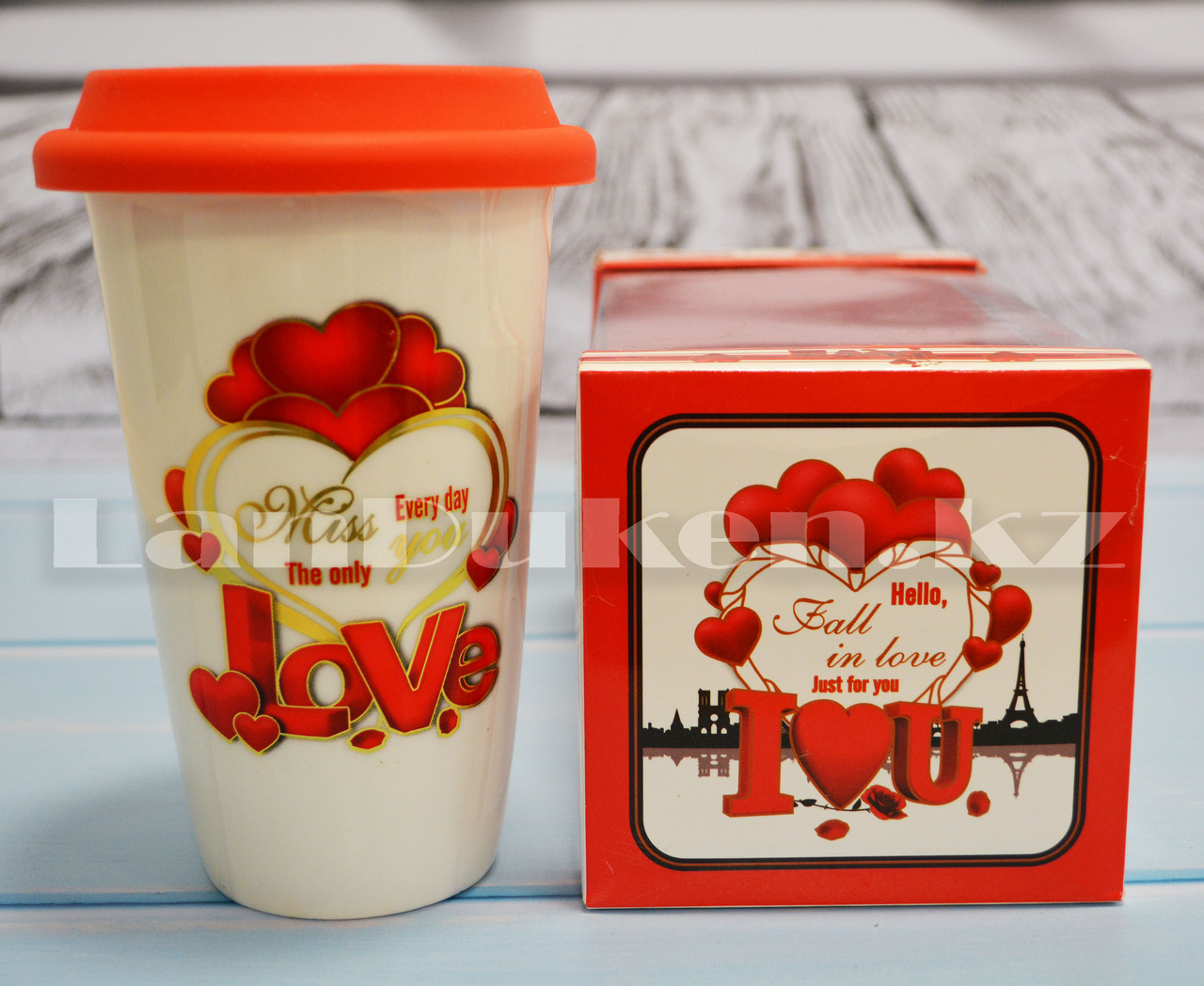 Кружка керамическая с силиконовой крышкой в подарочной упаковке Love Miss you (QF-563) - фото 3 - id-p72581369