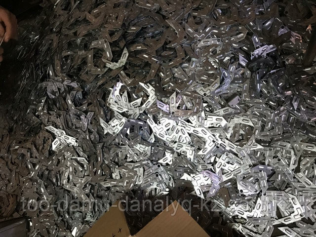 Уголок монтажный 20 толщина 1.5мм