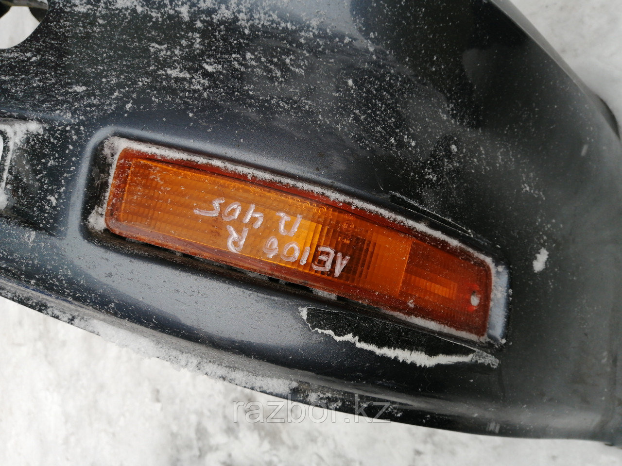 Противотуманка в бампере правая Toyota Corolla 1995. AE-100.