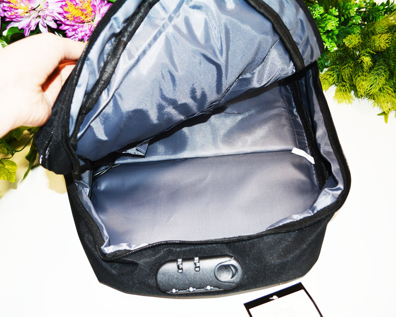 Городской рюкзак антивор Bobby с USB в интернет-магазине LanDuken.kz