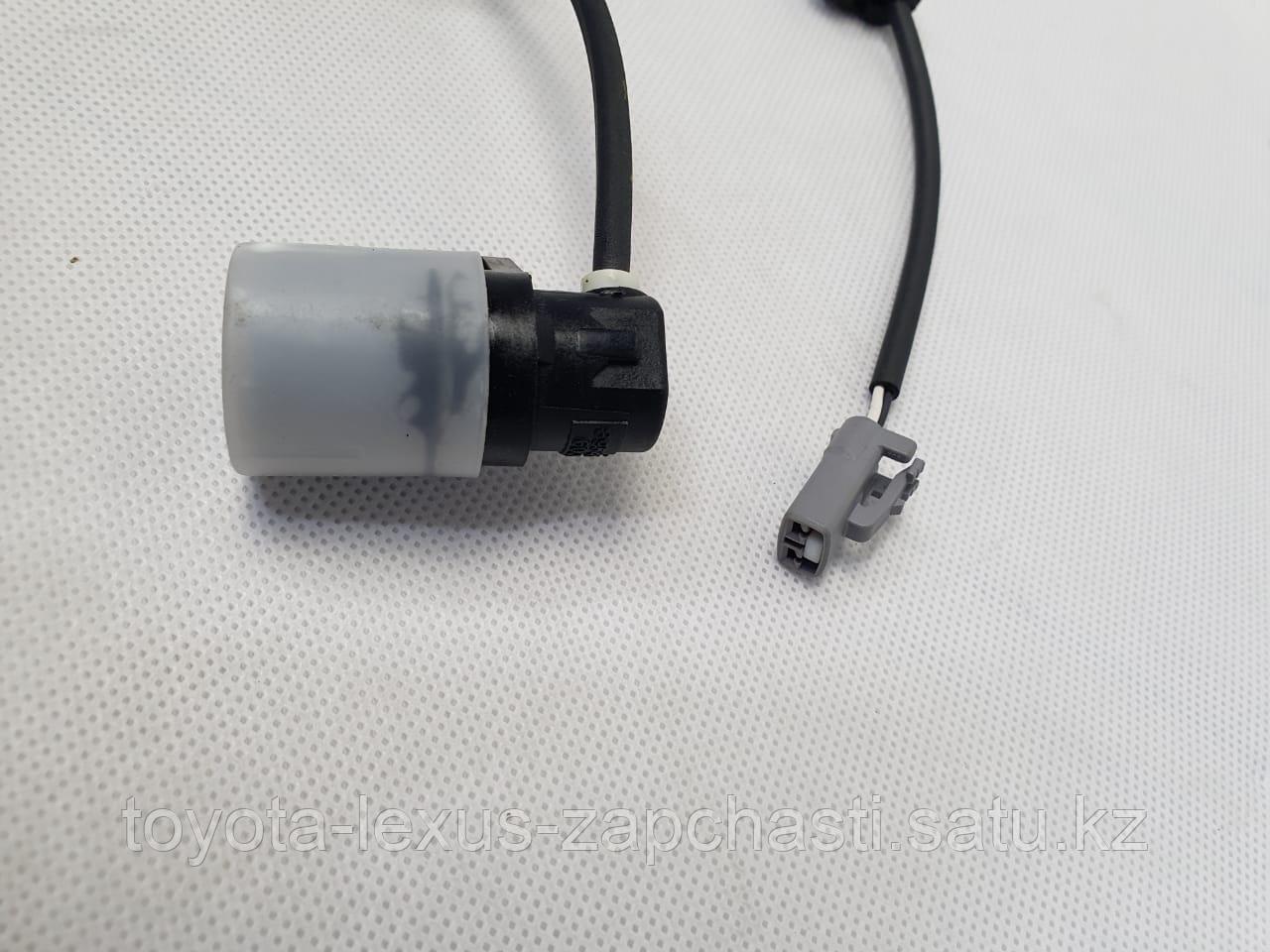 Датчик ABS Toyota Land Cruiser 100