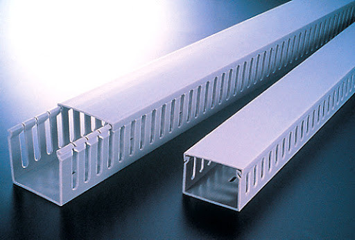 KKC 8060; Перфорированный короб с крышкой; 80х60 (ШхВ).