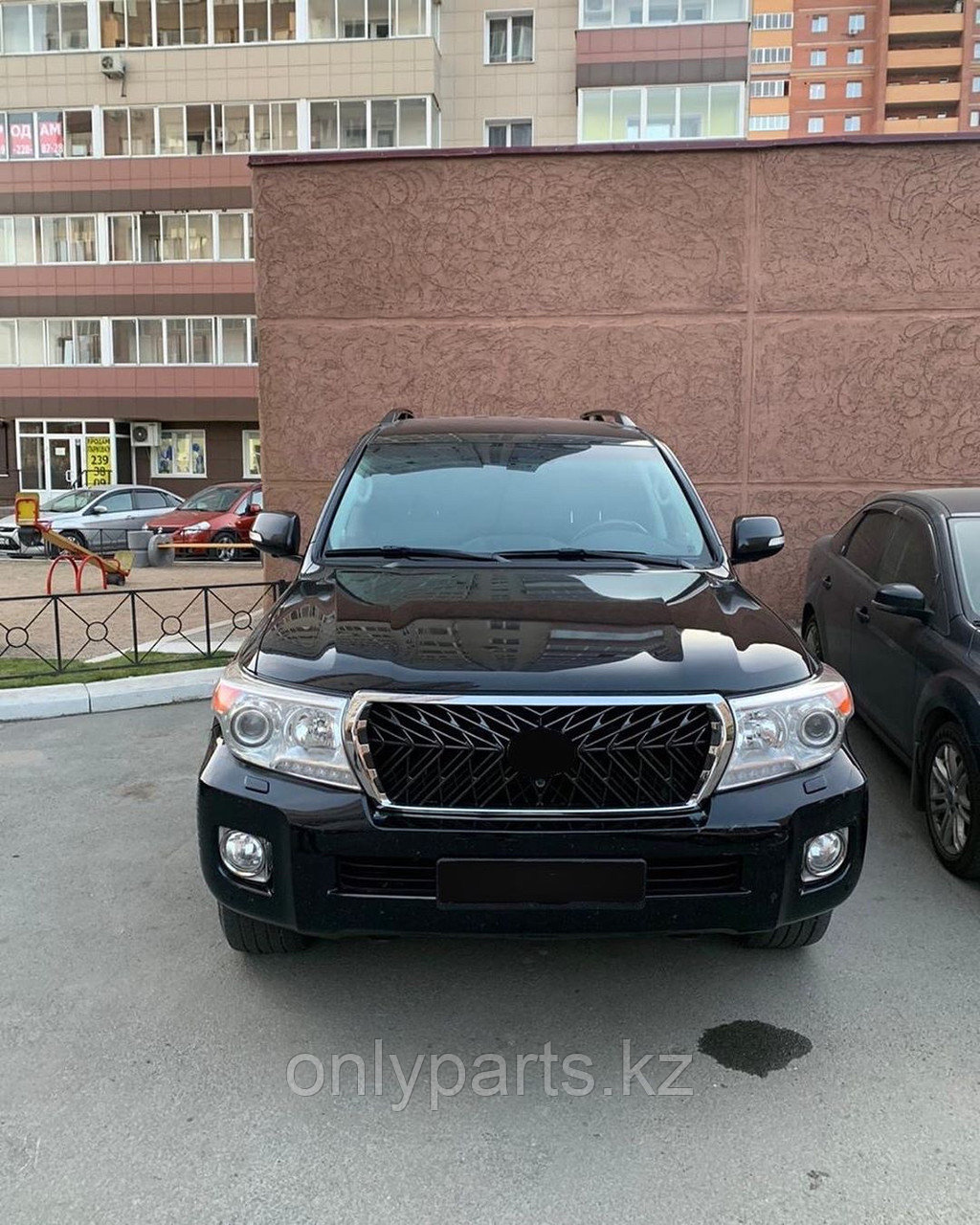 Решетка радиатора в стиле TRD на TOYOTA LAND CRUISER STYLE 200 2008-2015 - фото 2 - id-p73810625