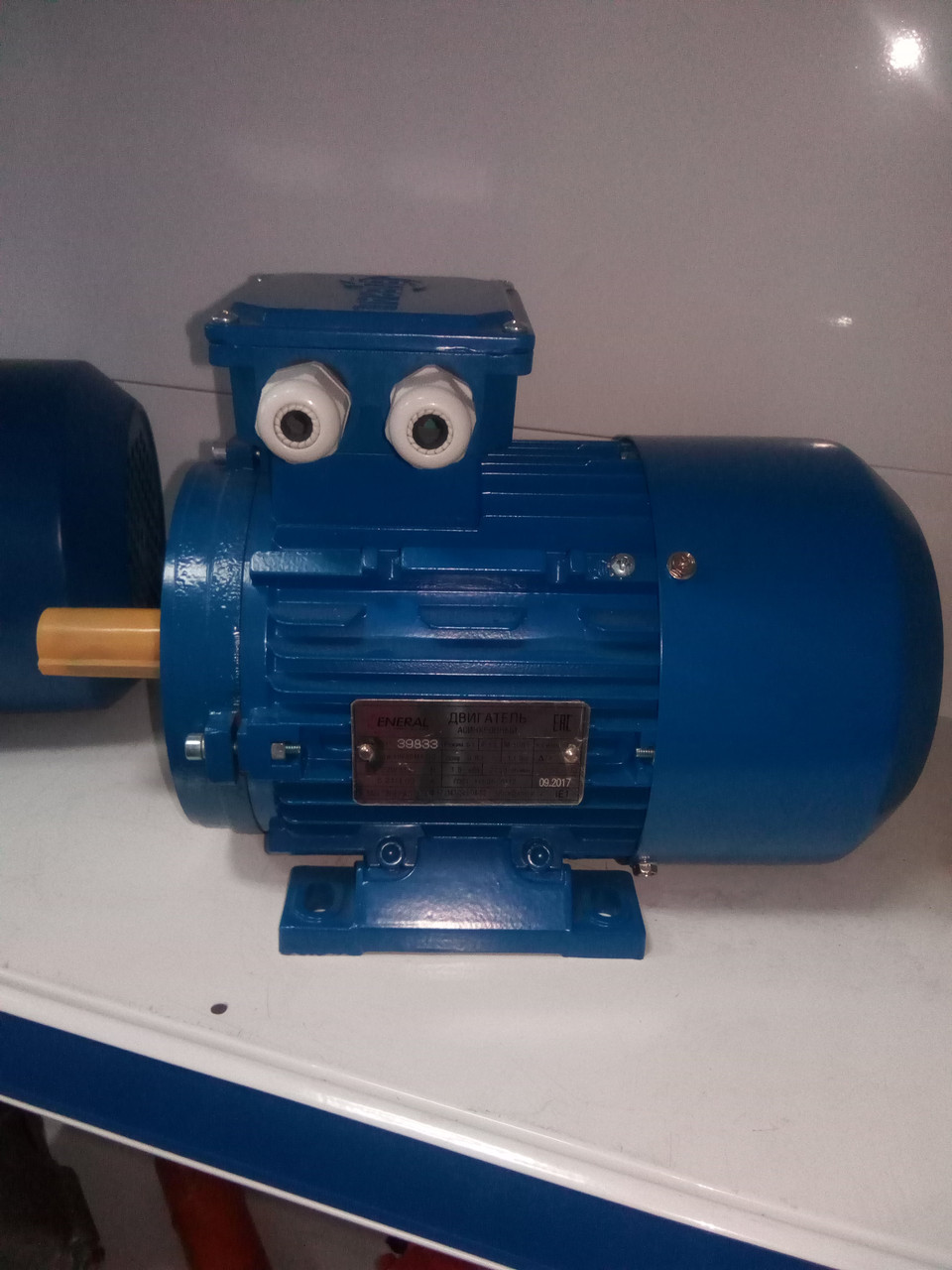 Двигатель 1000 об/мин.
