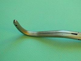 Зажим для почечной ножки, изогнутый по радиусу № 1 малый (3-4) Федорова