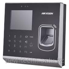 Hikvision DS-K1T201MF-C Терминал доступа со встроенными считывателями и 2Мп камерой
