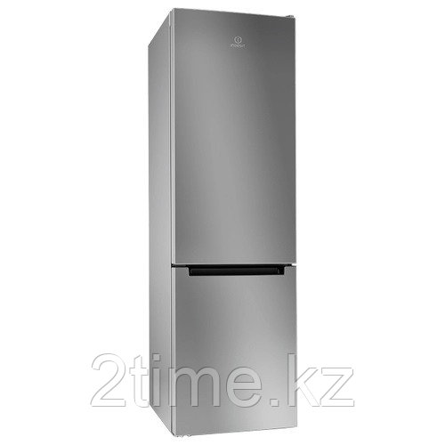 Холодильник двухкамерный Indesit DFE 4200 S