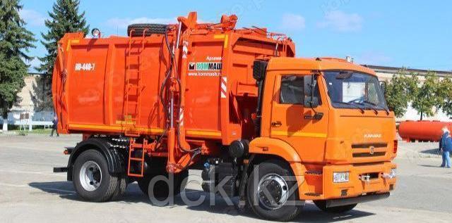 Мусоровоз КО-440-7 с боковой загрузкой