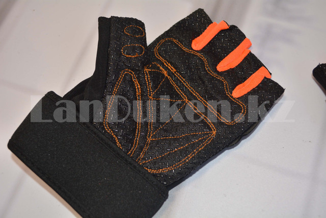 Perchatki dlya fitnesa i trenazherov, turnika (bez pal'cev) s kozhanymi vstavkami L cherno-oranzhevye