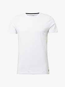 Белые футболки