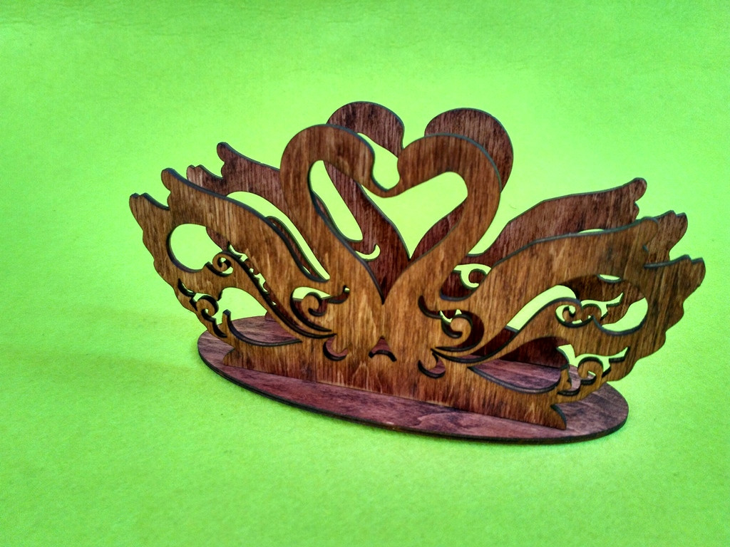 подставка под телефон салфетница в виде телевизора. сувенир в виде телевизора. деревянная подставка под визитки. подставка для телефона в виде телевизора. визитница настольная из дерева.