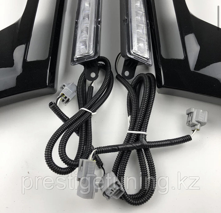 LED вставки в фару (поворотники) на Land Cruiser 200 2016-21 черные стиль Lexus - фото 5 - id-p76135803