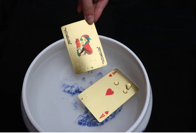 Покерные карты с золотым напылением Golden Premium Euro 54 Карты игральные сувенирные (золото) - фото 3 - id-p73007144
